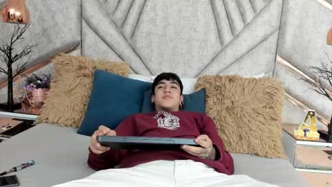 SantiAbader online show from November 2025 11:58:01 AM