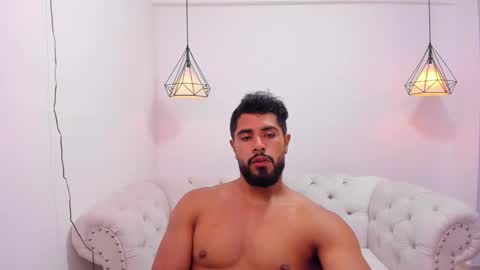 santiago_huntt online show from December 2024 08:06:02 PM