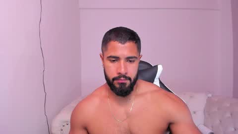 santiago_huntt online show from February 2025 03:43:01 PM