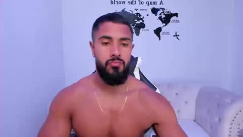 santiago_huntt online show from September 2025 08:42:01 PM