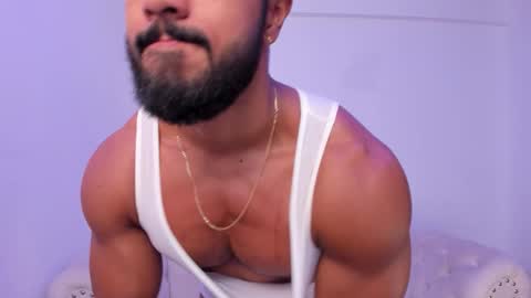 santiago_huntt online show from October 2025 08:20:02 PM