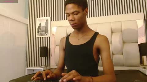 Santiiiiii  online show from March 2026 04:13:01 PM