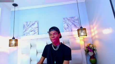 Santiiiiii  online show from April 2026 06:16:02 PM