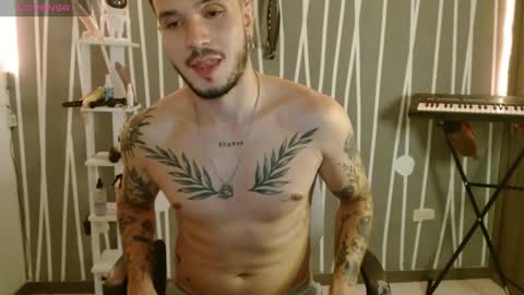 Snapshot of santti_torres chatting on January 2025 03:52:01 AM Santy Torres online show from January 2025 03:52:01 AM