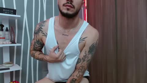 Snapshot of santti_torres chatting on November 2025 03:17:01 AM Santy Torres online show from November 2025 03:17:01 AM