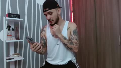 Snapshot of santti_torres chatting on November 2025 05:08:02 AM Santy Torres online show from November 2025 05:08:02 AM