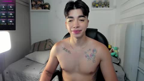 Mr. Santiago online show from November 2025 01:32:02 PM