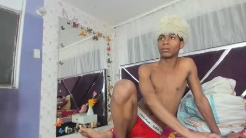 santy online show from December 2025 05:05:01 AM