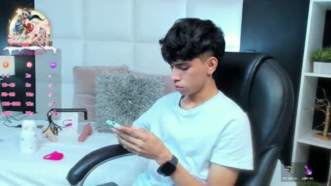 Santiago Carrington online show from December 2024 10:37:01 PM