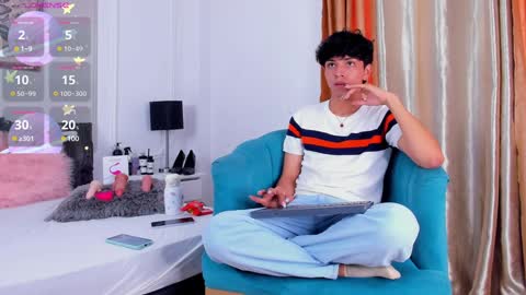 Santiago Carrington online show from February 2025 08:03:01 PM