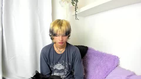 kitty online show from December 2024 06:44:02 AM