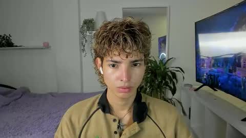 kitty online show from September 2025 11:41:02 PM