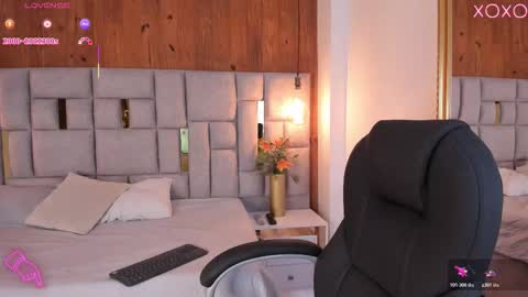 Saori  online show from November 2025 11:55:02 AM