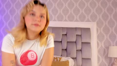 Sara online show from March 2025 03:37:02 AM