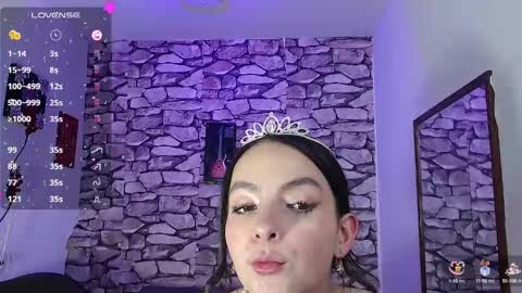 Snapshot of sara_alvarez_ chatting on January 2025 09:37:02 AM Sara  online show from January 2025 09:37:02 AM