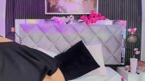 Snapshot of sara_channel_ chatting on May 2026 01:21:01 AM SARA online show from May 2026 01:21:01 AM