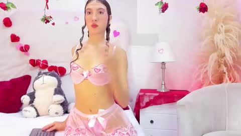 Snapshot of sara_collinss__ chatting on February 2026 12:02:02 PM SARA online show from February 2026 12:02:02 PM