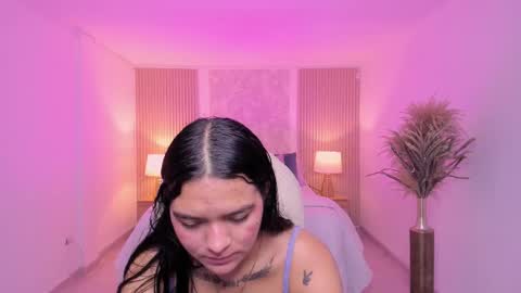 Sara online show from December 2025 08:04:01 PM