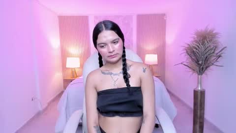 Sara online show from December 2025 07:33:02 PM