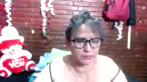 Snapshot of sara_love43 chatting on May 2026 05:25:02 AM Sara love online show from May 2026 05:25:02 AM