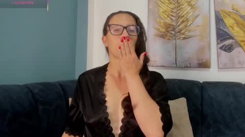 Sara   online show from January 2026 12:32:01 PM