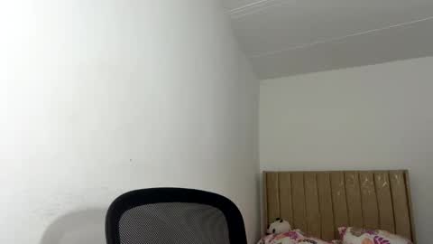 Sara online show from November 2025 01:04:02 AM