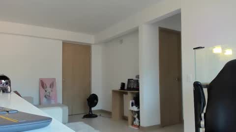 Sara online show from September 2025 09:47:02 PM