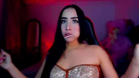 Snapshot of sara_stone03 chatting on January 2025 07:43:01 AM sara_stone03 online show from January 2025 07:43:01 AM