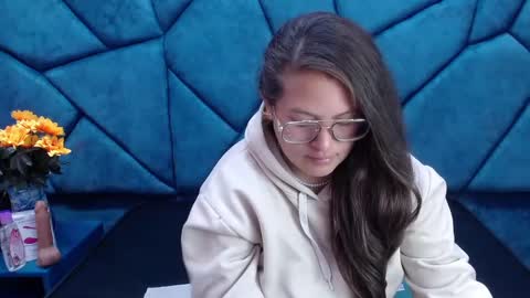 sara_thonson_ online show from January 2025 03:40:02 AM