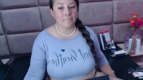 sara_thonson_ online show from February 2025 06:01:01 AM