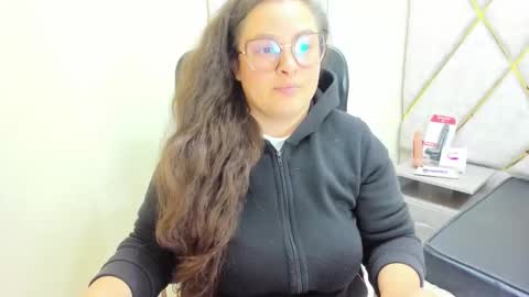 Snapshot of sara_thonson_ chatting on May 2026 03:36:02 AM sara_thonson_ online show from May 2026 03:36:02 AM