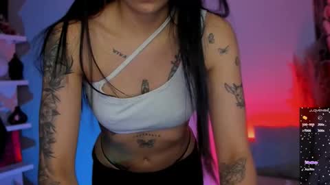 Sara online show from October 2025 11:27:02 PM