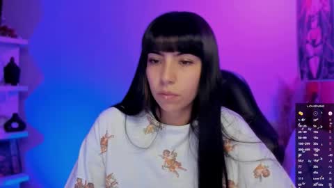 Sara online show from November 2025 10:52:02 PM