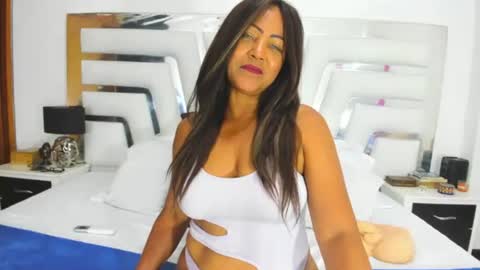 Sara online show from October 2025 04:16:02 PM