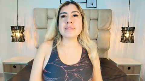 Snapshot of sarablonde_t chatting on July 2026 08:15:02 PM sarablonde_t online show from July 2026 08:15:02 PM