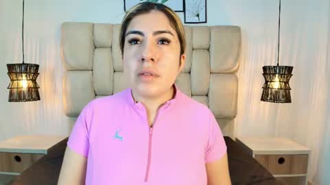 Snapshot of sarablonde_t chatting on July 2026 04:25:02 PM sarablonde_t online show from July 2026 04:25:02 PM