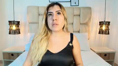 Snapshot of sarablonde_t chatting on July 2026 07:56:02 PM sarablonde_t online show from July 2026 07:56:02 PM