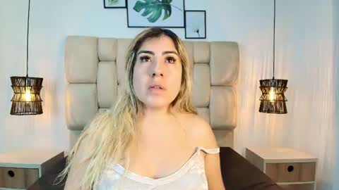 Snapshot of sarablonde_t chatting on July 2026 07:12:02 PM sarablonde_t online show from July 2026 07:12:02 PM