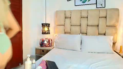 Snapshot of sarablonde_t chatting on July 2026 08:08:02 PM sarablonde_t online show from July 2026 08:08:02 PM