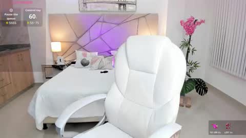 Snapshot of saracruz_1 chatting on March 2026 12:46:02 AM saracruz online show from March 2026 12:46:02 AM