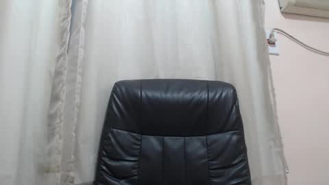 saradorj92 online show from November 2025 02:32:01 AM