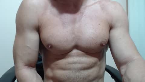 saradorj92 online show from February 2026 02:39:02 AM