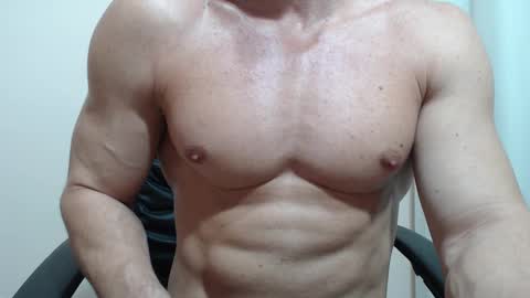 saradorj92 online show from February 2026 01:46:01 AM