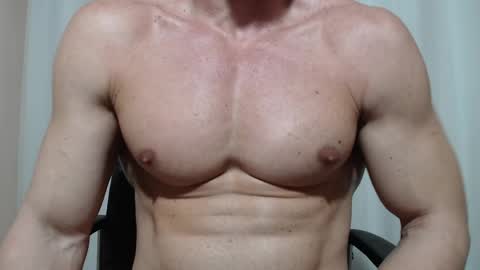 saradorj92 online show from April 2026 02:01:01 AM