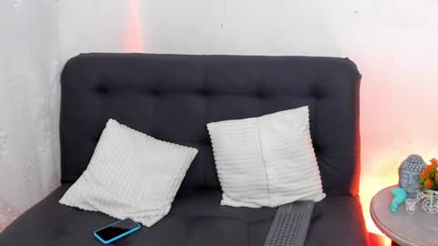 Snapshot of sarah_and_nicolle chatting on December 2024 03:18:02 AM Sarah Redhair  Nicolle Black hair  online show from December 2024 03:18:02 AM