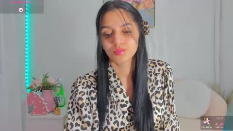 Snapshot of sarah_blake_ chatting on May 2026 08:42:02 AM Sara online show from May 2026 08:42:02 AM