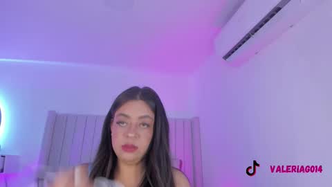 Snapshot of sarah_bonneth chatting on November 2025 12:00:02 PM Sarah Bonneth online show from November 2025 12:00:02 PM