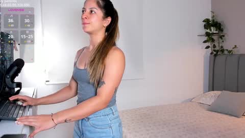 sarah_rayy online show from January 2025 10:19:01 PM