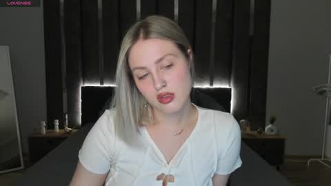 Sarah online show from February 2025 12:53:02 AM