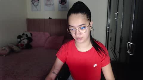 Snapshot of sarah_stone15 chatting on January 2025 03:58:01 PM Sarah online show from January 2025 03:58:01 PM